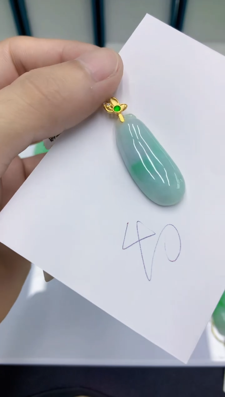 翡翠未镶嵌颈饰翡翠