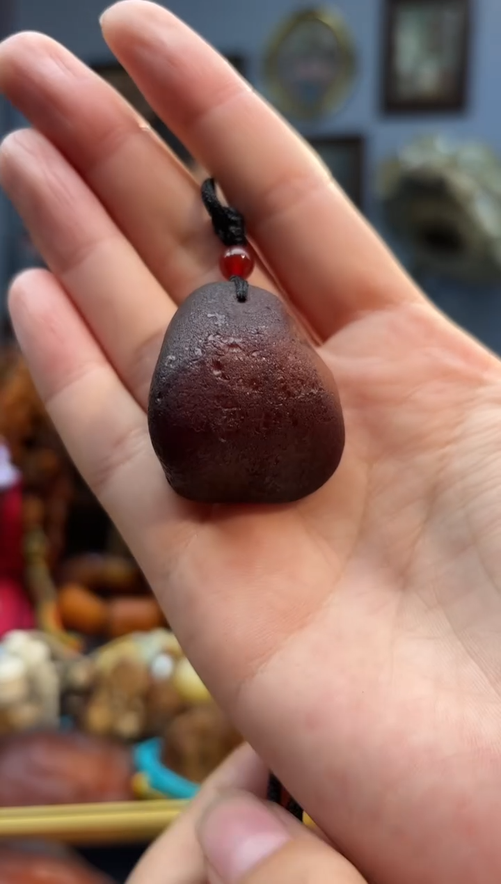 琥珀颈饰未镶嵌吊坠