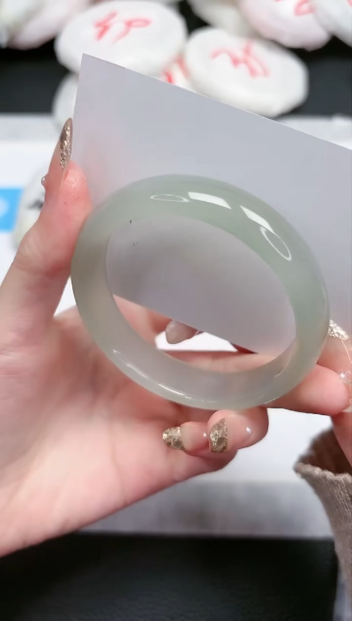 【闪购商品】石英质玉手镯未镶嵌230-56.5