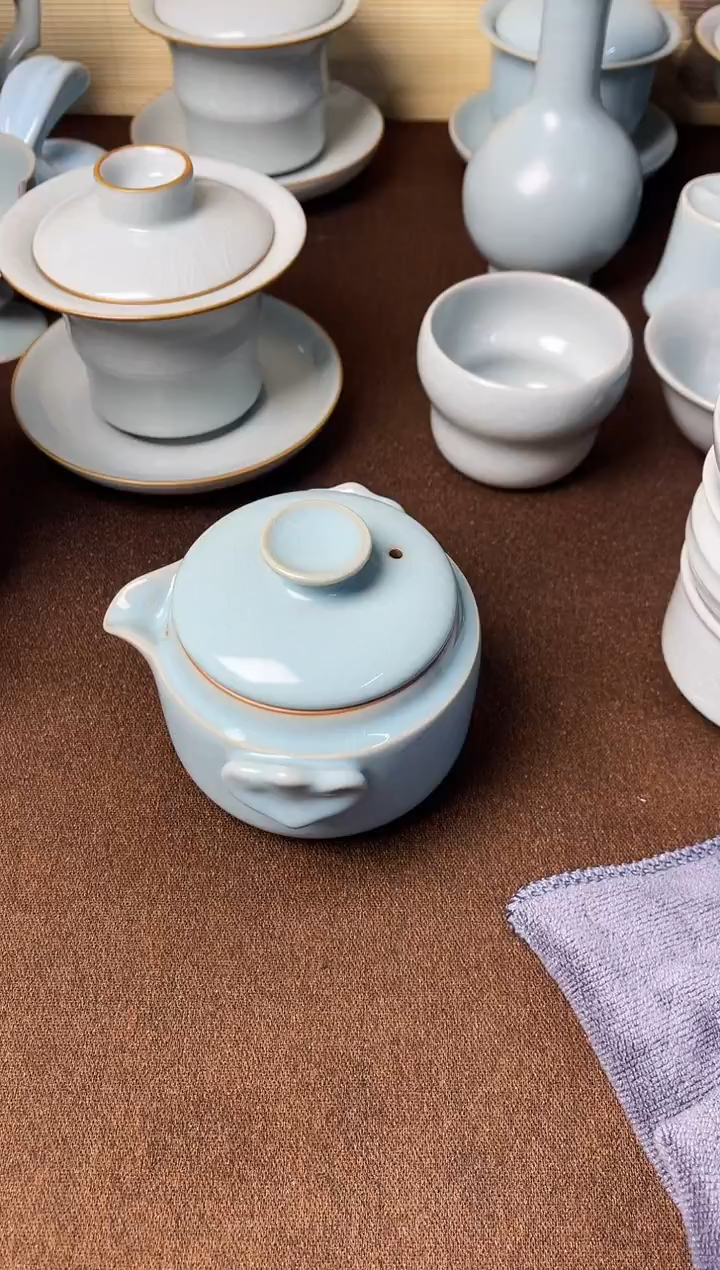 清仓—全品天青釉手抓壶