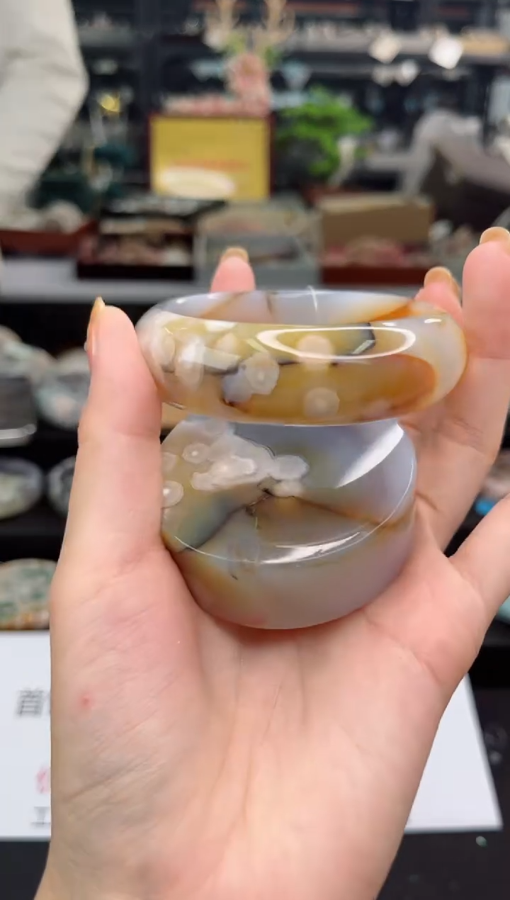 【闪购商品】石英质玉手镯未镶嵌57圈口（赠品镯心）1680880