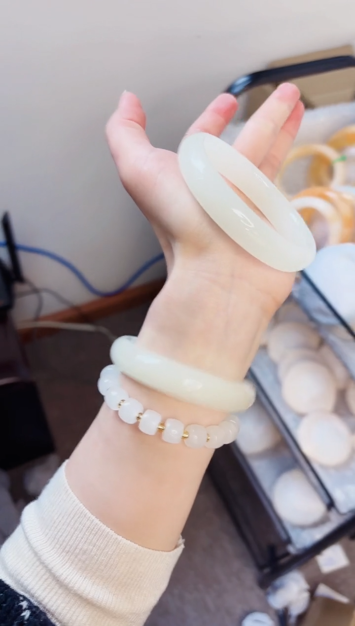 【闪购商品】石英质玉手镯未镶嵌287-玉兰白-圈口62