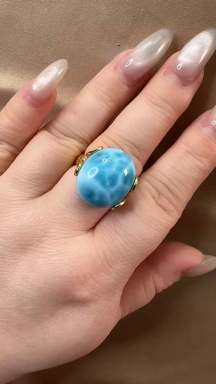 未镶嵌针钠钙石（海纹石）颈饰戒指