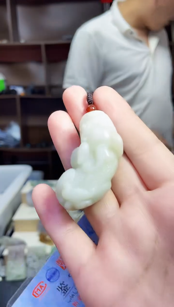 和田玉未镶嵌颈饰1