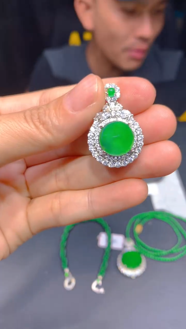 【闪购商品】定制翡翠未镶嵌145多样性发货（发其一）