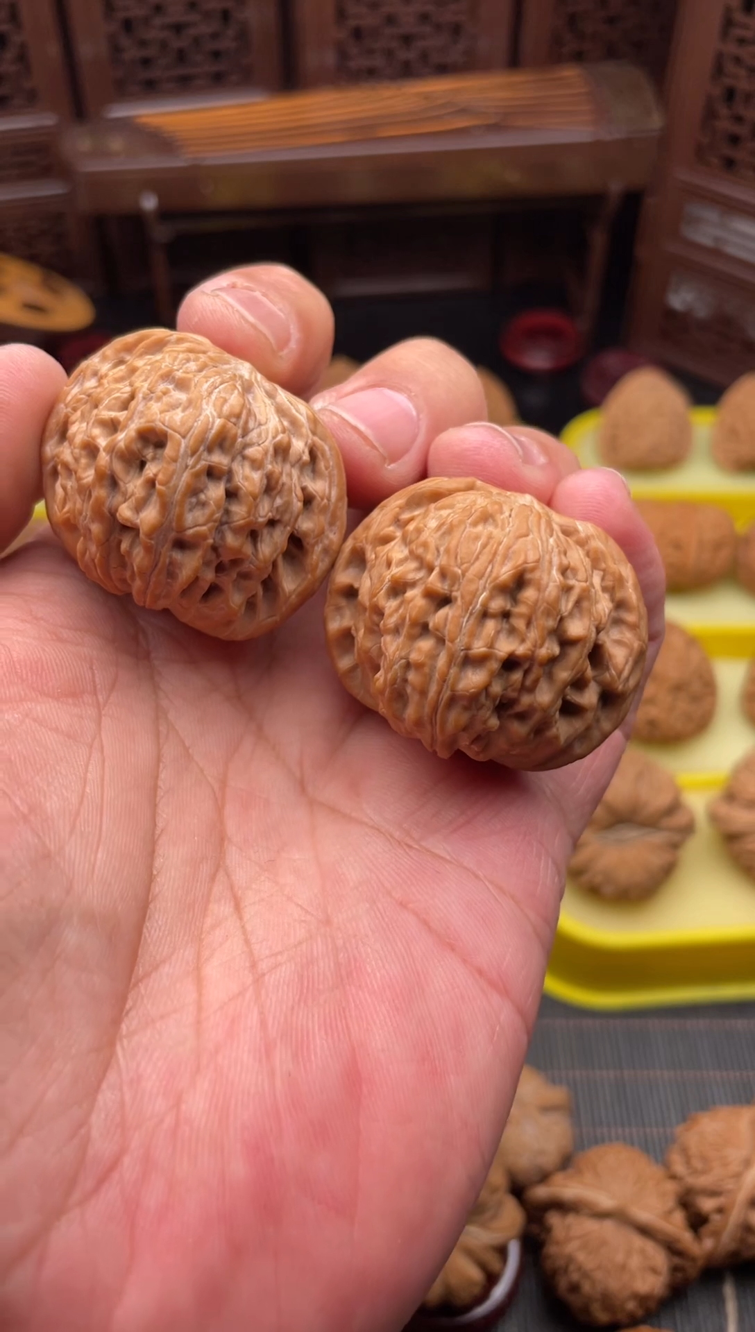 【闪购商品】文玩核桃把件39+山地红皮磨盘