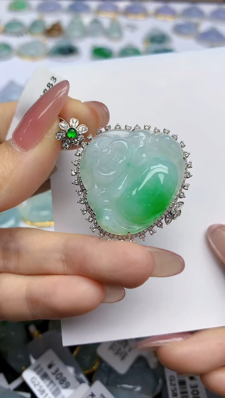 【闪购商品】翡翠挂件18K金镶嵌天然翡翠A货