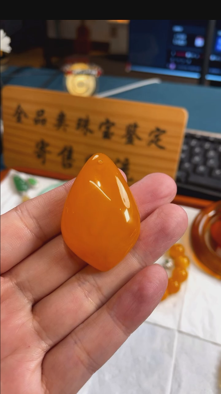 未镶嵌定制琥珀1444号