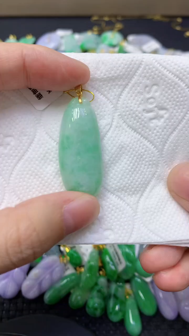 颈饰未镶嵌翡翠天然缅甸翡翠A货