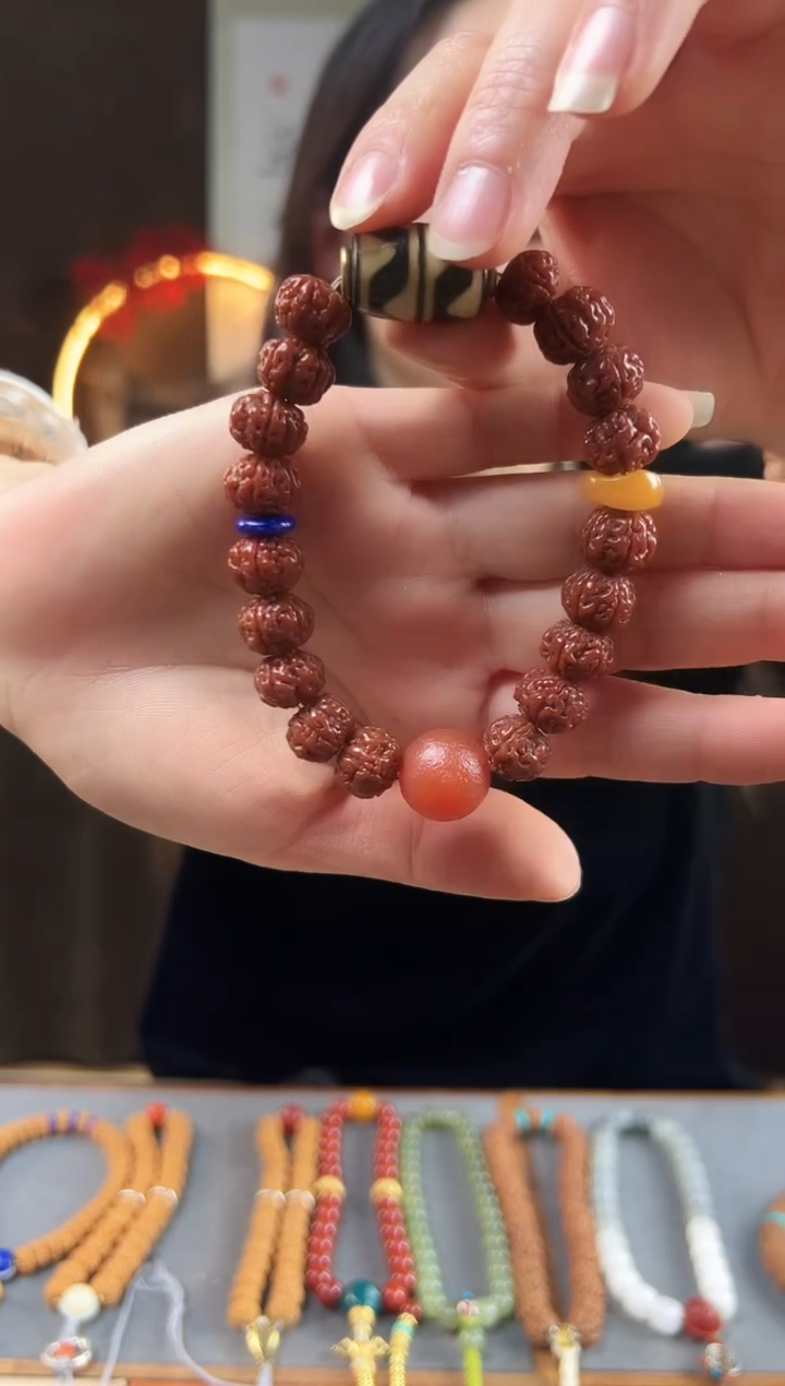 【闪购商品】金刚菩提吊坠老树王手串