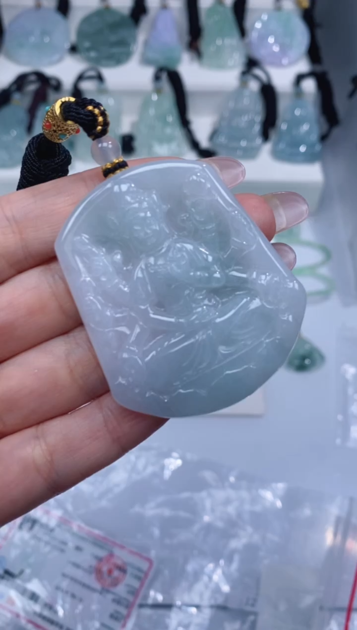 颈饰未镶嵌翡翠吊坠