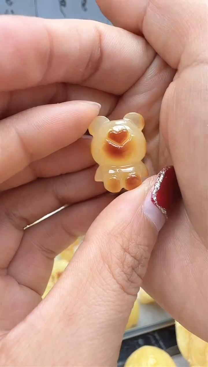 【闪购商品】琥珀裸石未镶嵌小熊