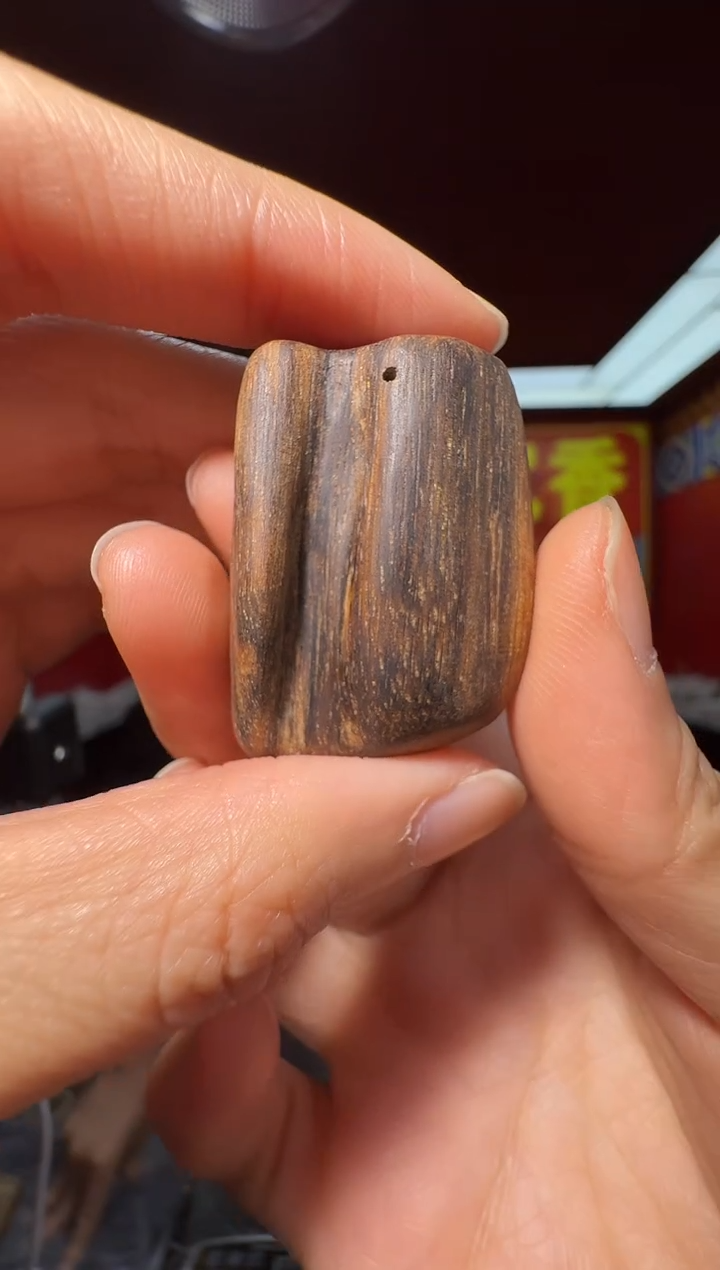 沉香吊坠s19芽庄多样性发一