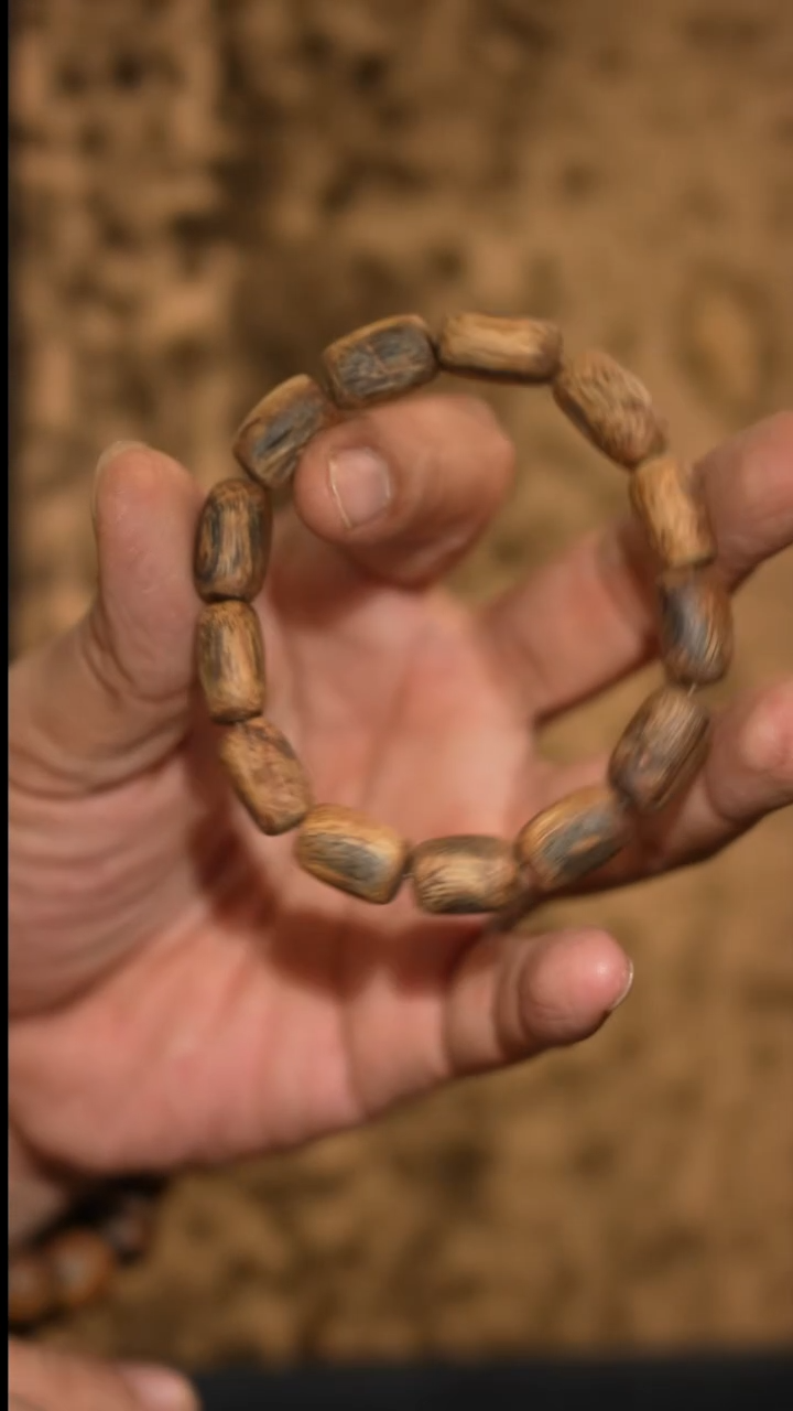 沉香手串飞***i海南绿奇楠树心油手串单圈 