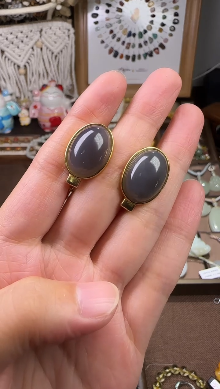 天然辰砂和田玉耳钉