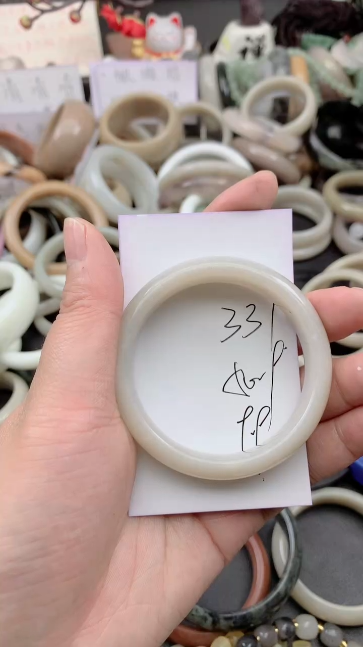 未镶嵌手镯石英质玉331