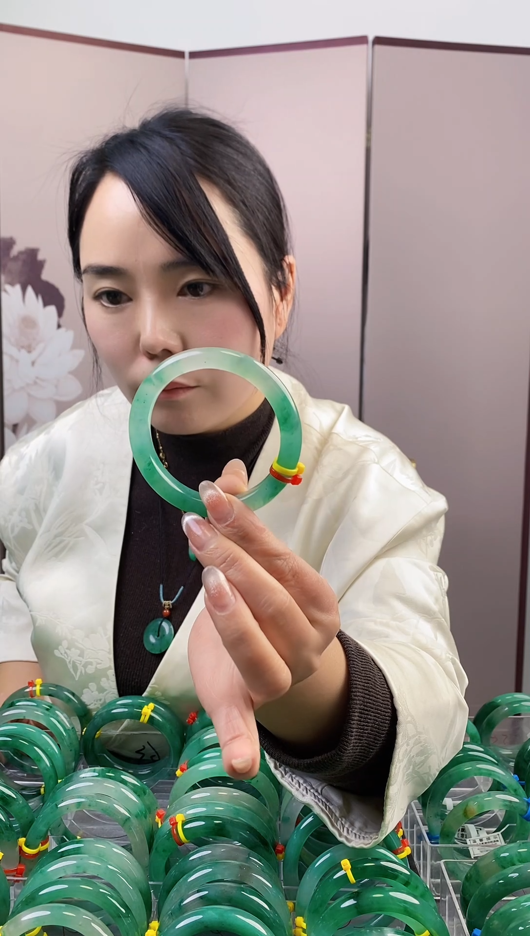 【闪购商品】石英质玉手镯合金65