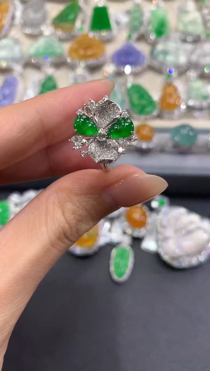 【闪购商品】翡翠戒指18K金镶嵌w133         