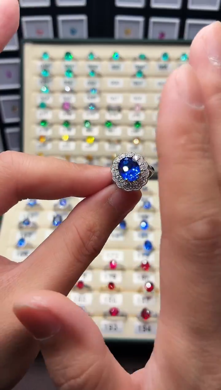 无925银重工戴妃克什米尔矢车菊色女神戒