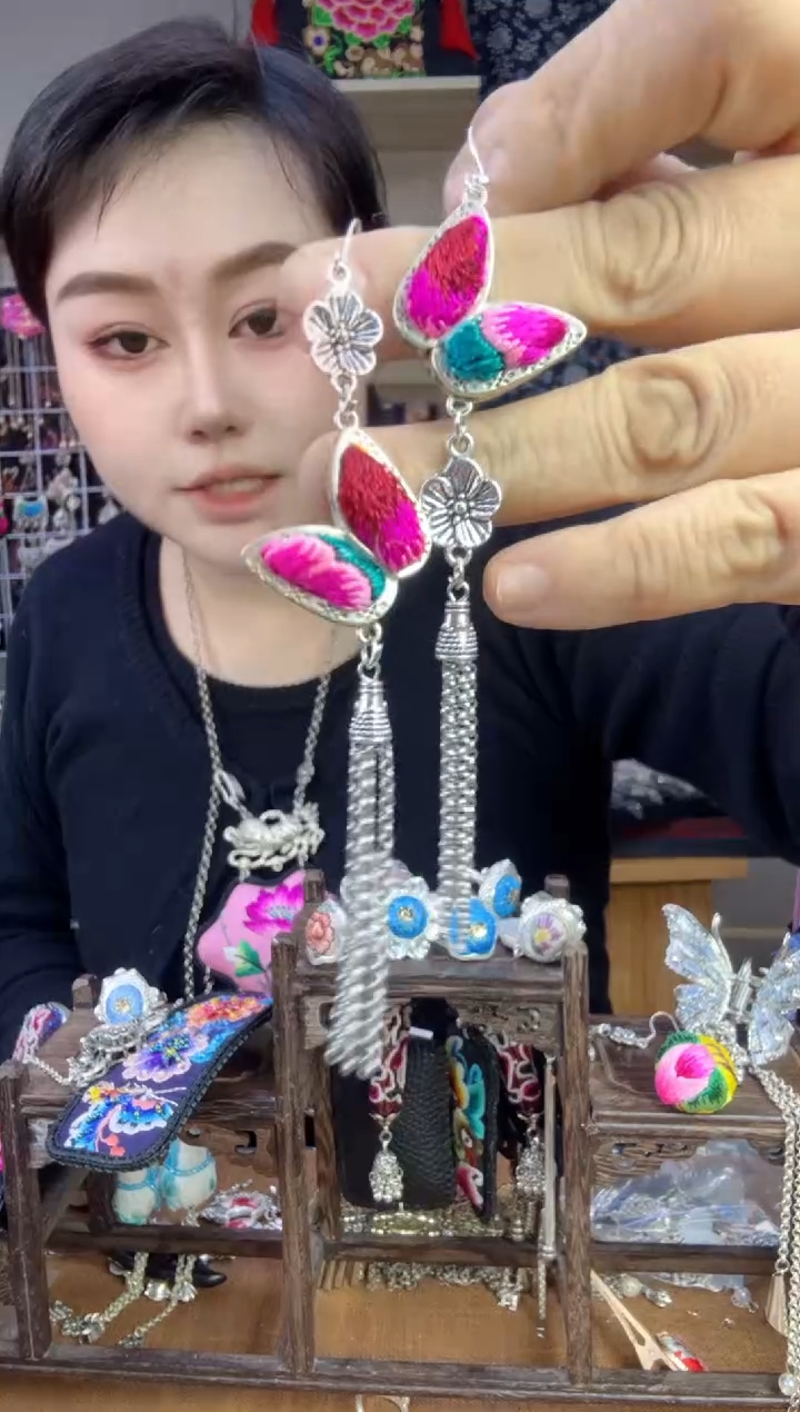 【闪购商品】刺绣纯手工苗绣非遗耳环