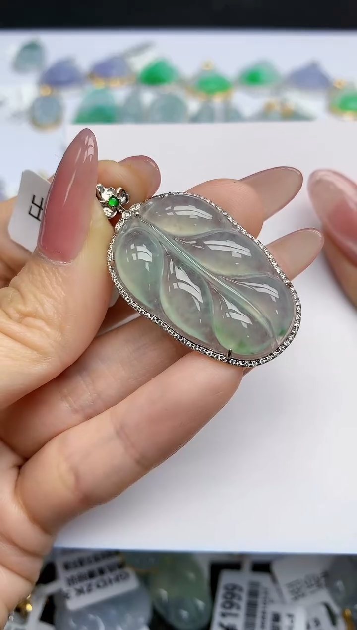 【闪购商品】翡翠挂件18K金镶嵌天然翡翠A货