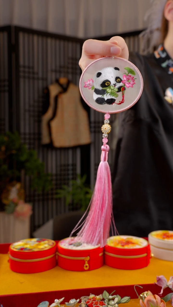 刺绣诺*非遗苏绣绒花