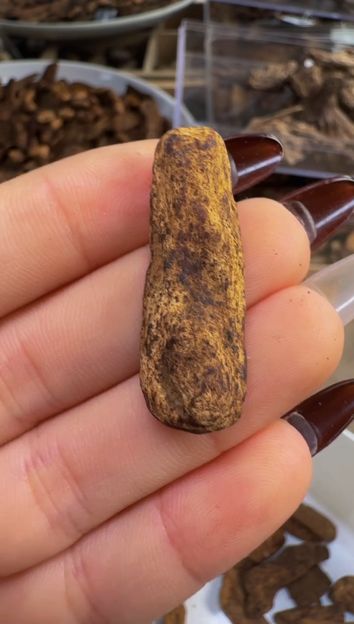 【闪购商品】沉香吊坠越南惠安红土