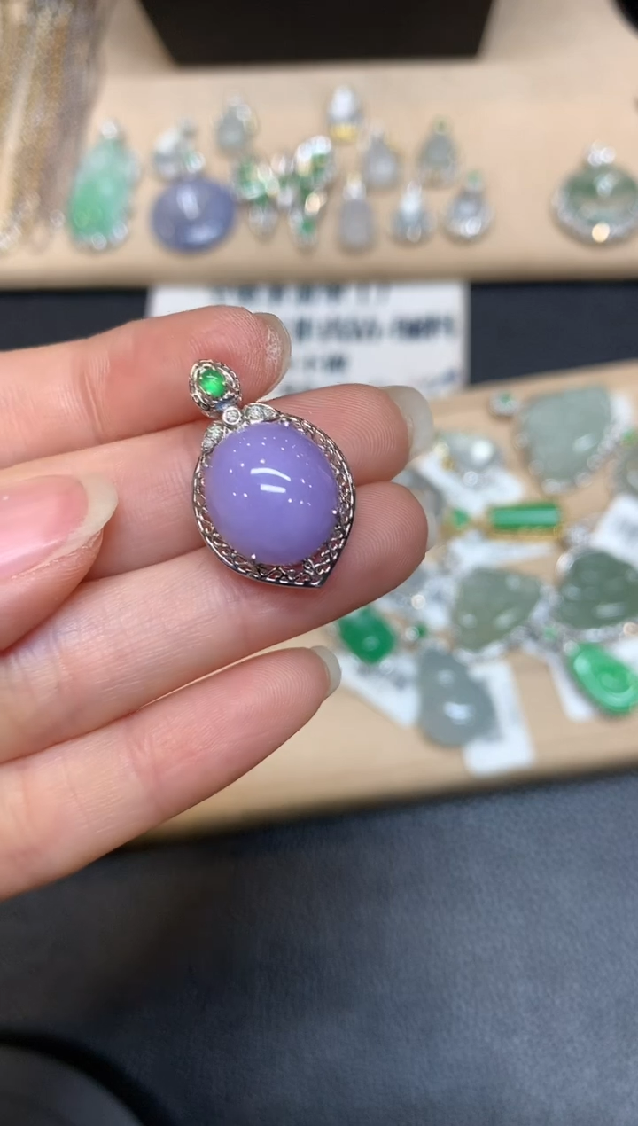 【闪购商品】翡翠颈饰18K金镶嵌蛋面【无服务费】