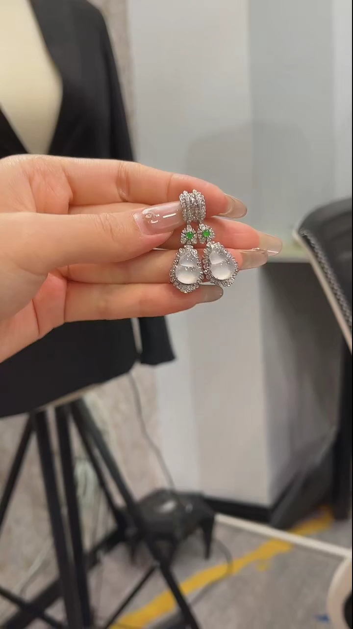 【闪购商品】翡翠耳饰18K金镶嵌耳坠