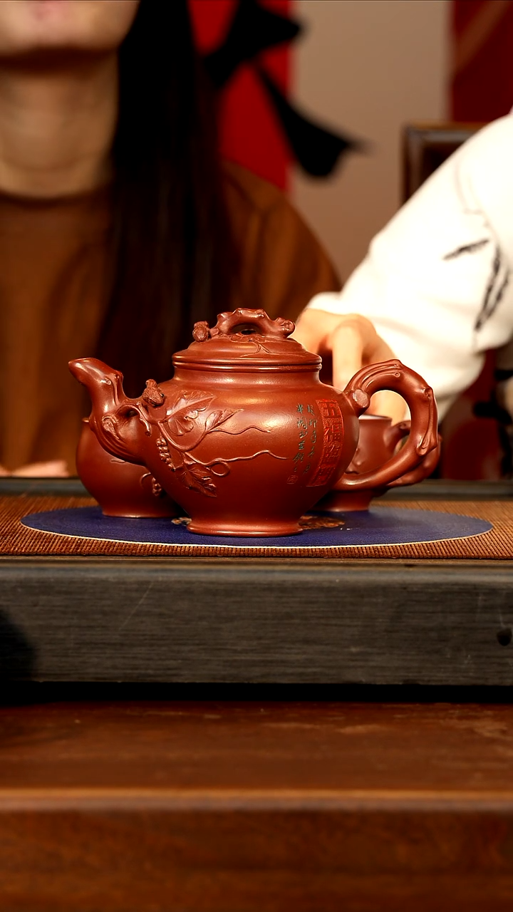 【闪购商品】紫砂茶壶WXJ 龙血砂 松鼠葡萄套组