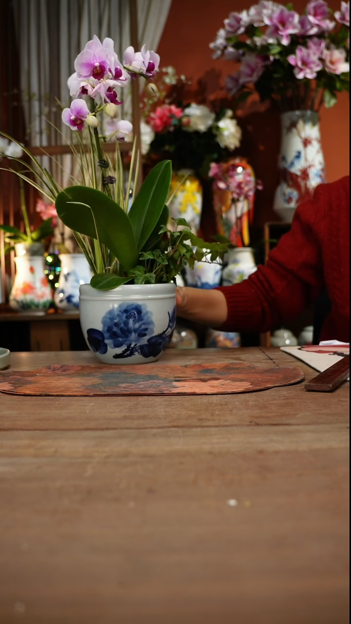 当代高温釉下彩手绘陶瓷餐具