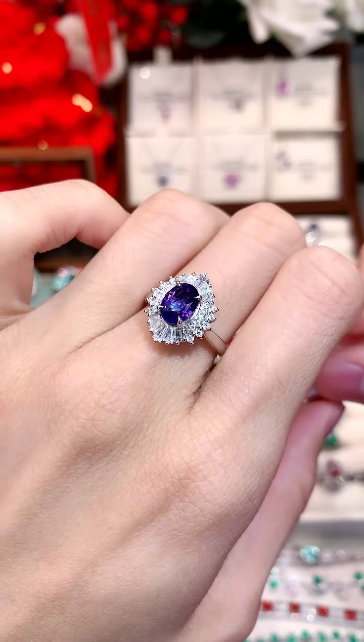 【闪购商品】彩色蓝宝石戒指18K金镶嵌1.81ct/天然宝石/七天无理由