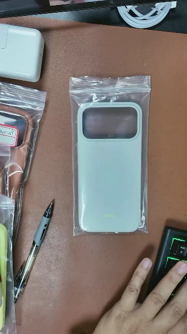 99新V***r17pm  浅岩灰 背面轻微染色