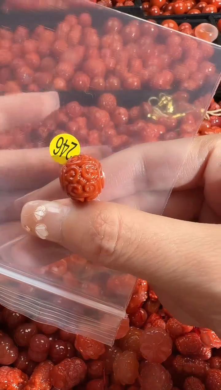 颈饰未镶嵌南红玛瑙1