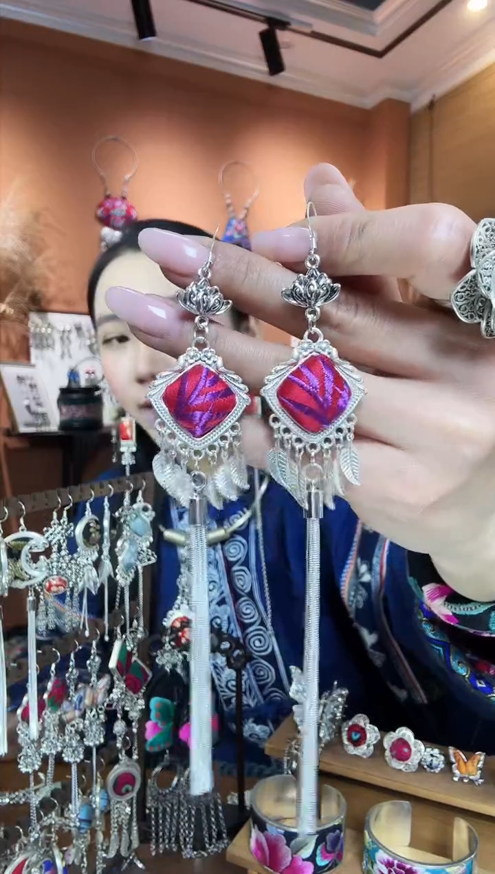 【闪购商品】刺绣纯手工民族风耳环