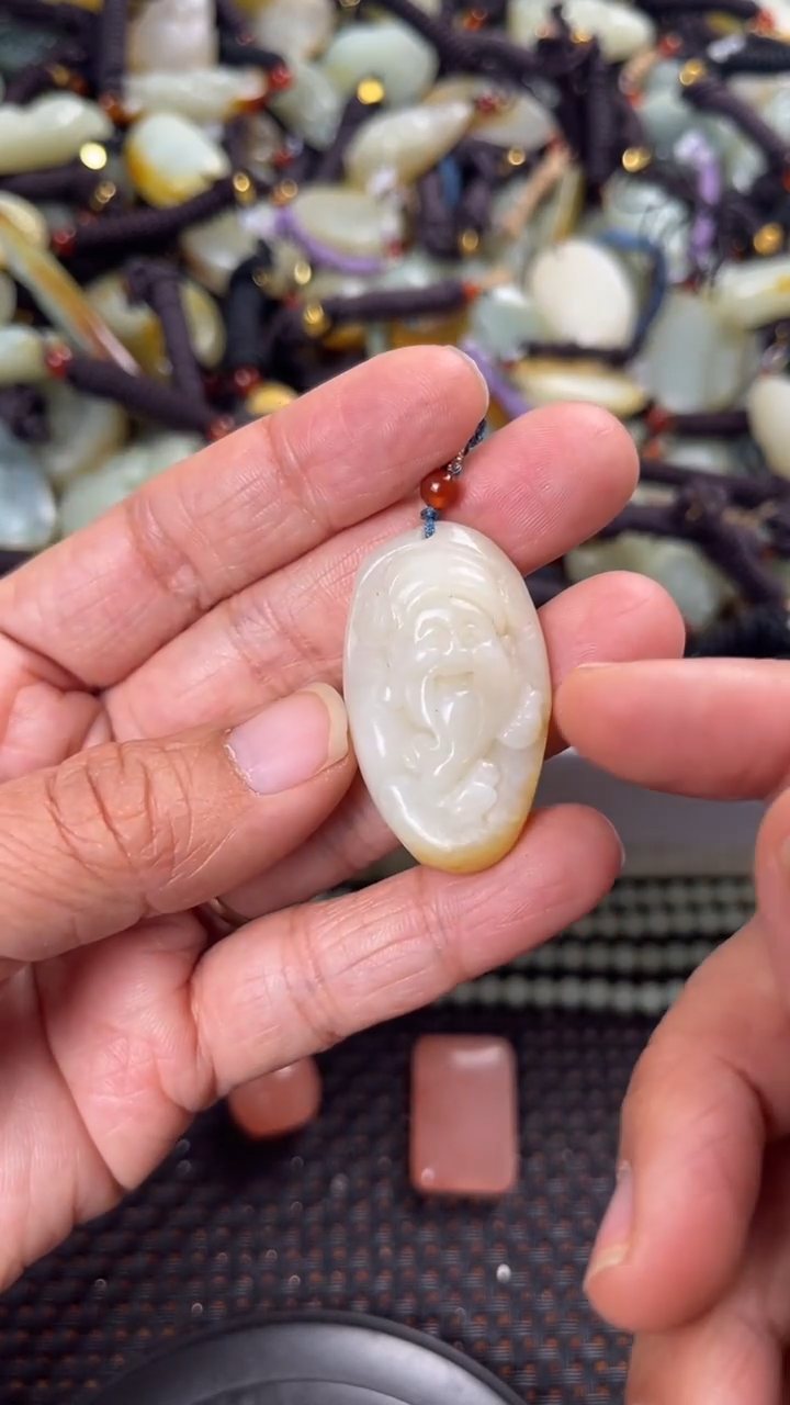 【闪购商品】和田玉颈饰未镶嵌多样性发货没有证书拍一发一有瑕