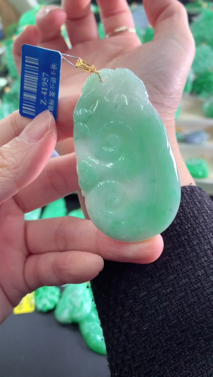 【闪购商品】翡翠吊坠(不含链)18K金镶嵌挂件