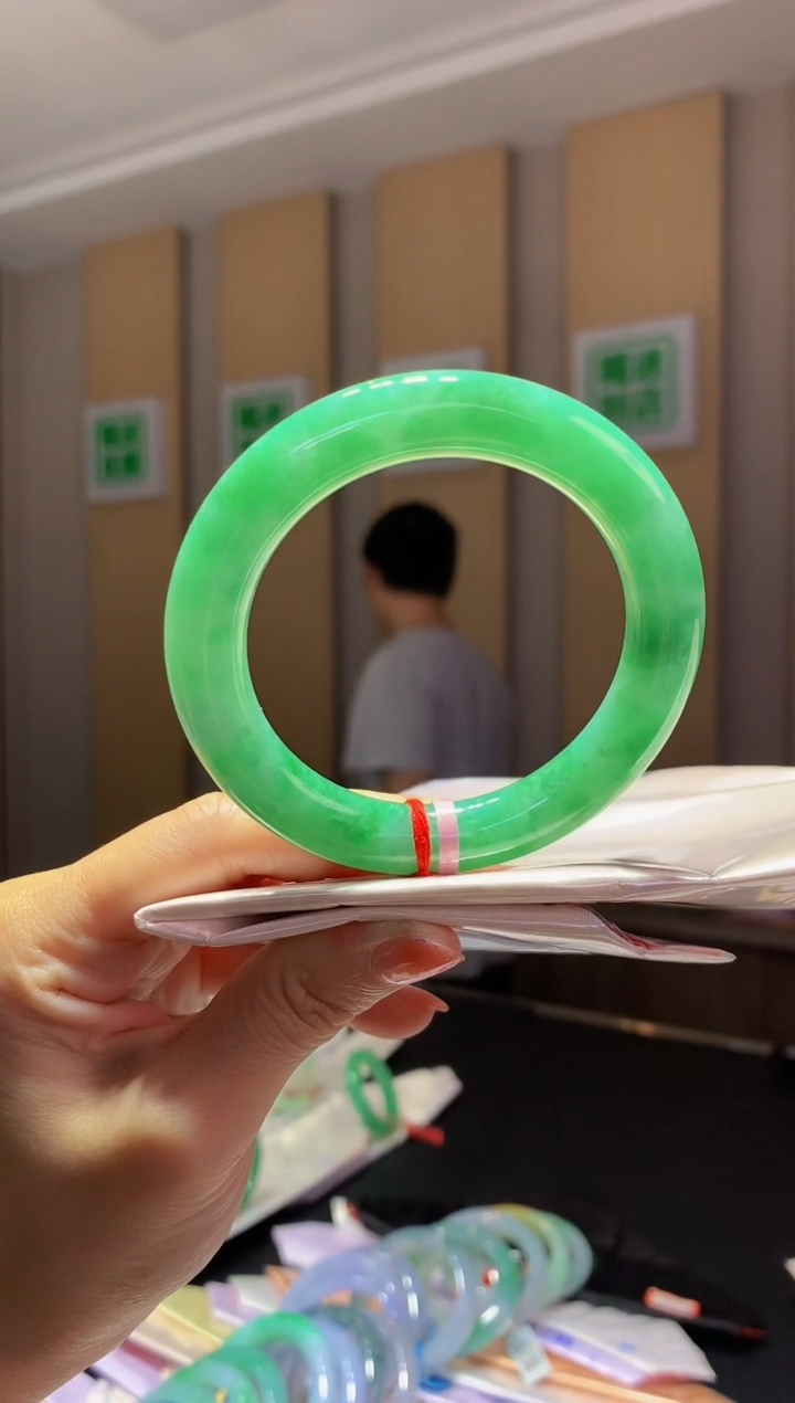 未镶嵌手镯翡翠-C103 圈口56.4 