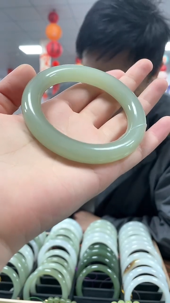 【闪购商品】和田玉手镯未镶嵌圈口备注 高品葡萄肉手镯一条