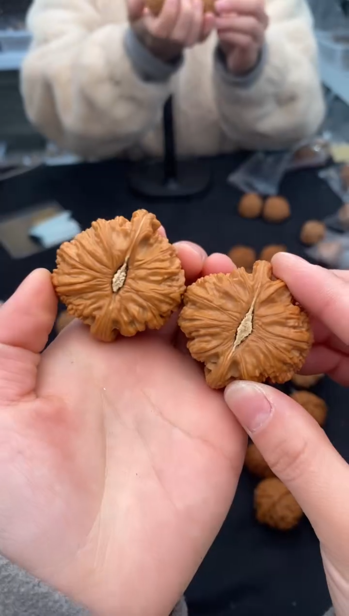 【闪购商品】文玩核桃把件球白43-t635