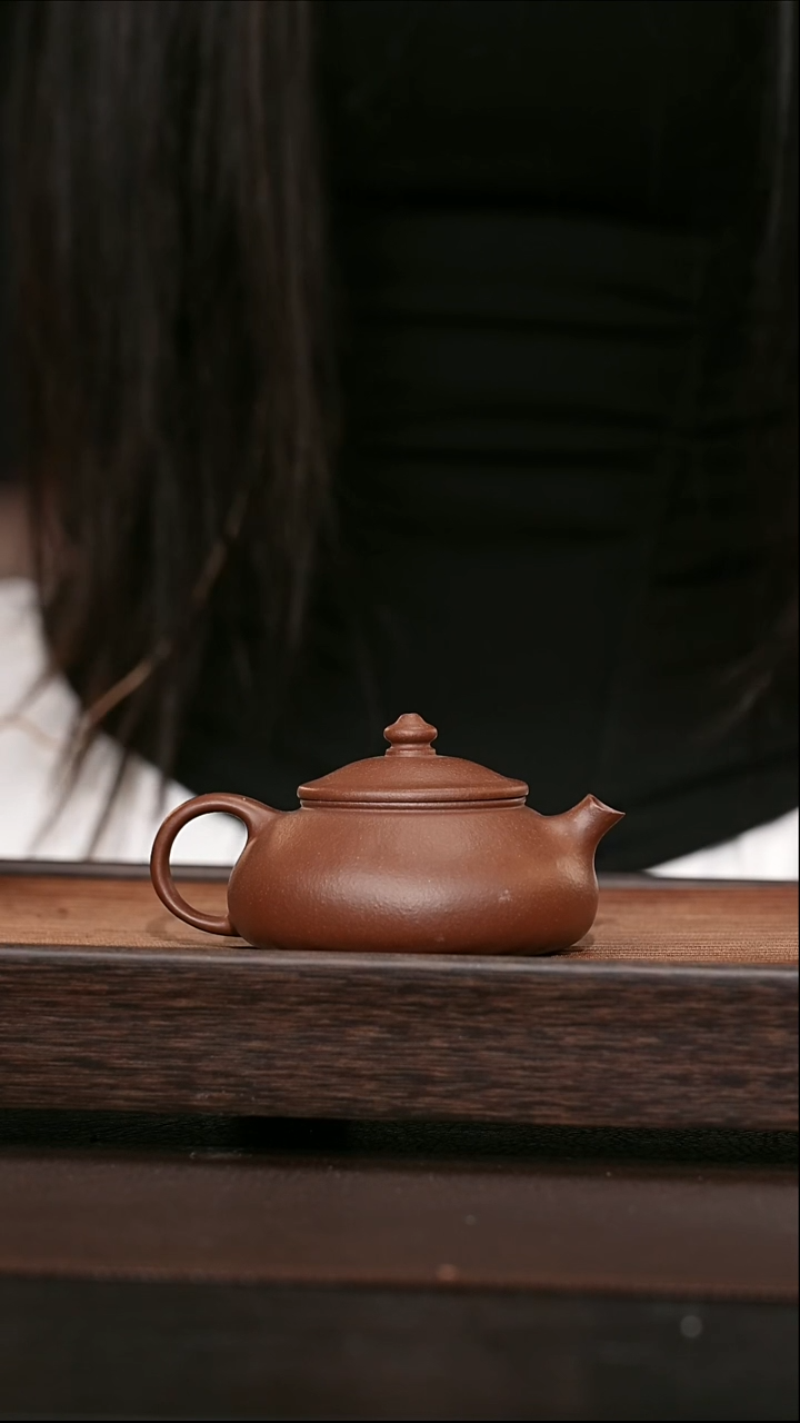 茶壶紫砂宜兴原矿紫砂壶    寒江  1