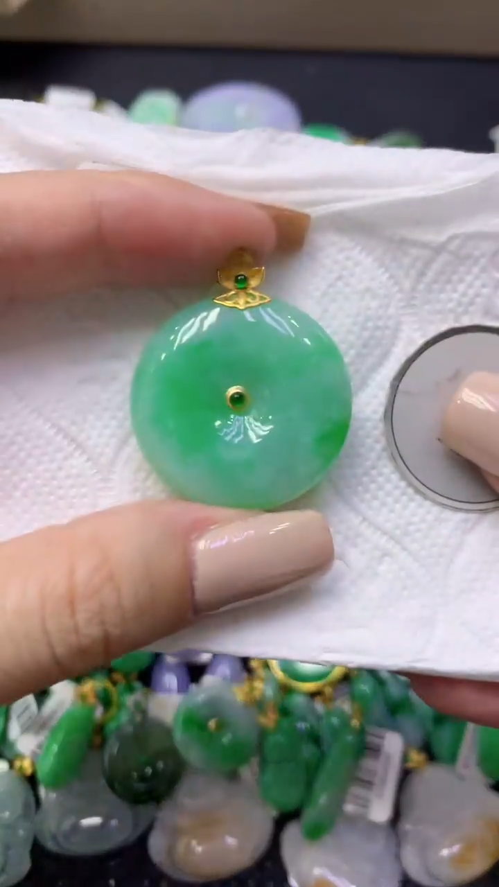 颈饰18K金镶嵌翡翠天然缅甸翡翠A货