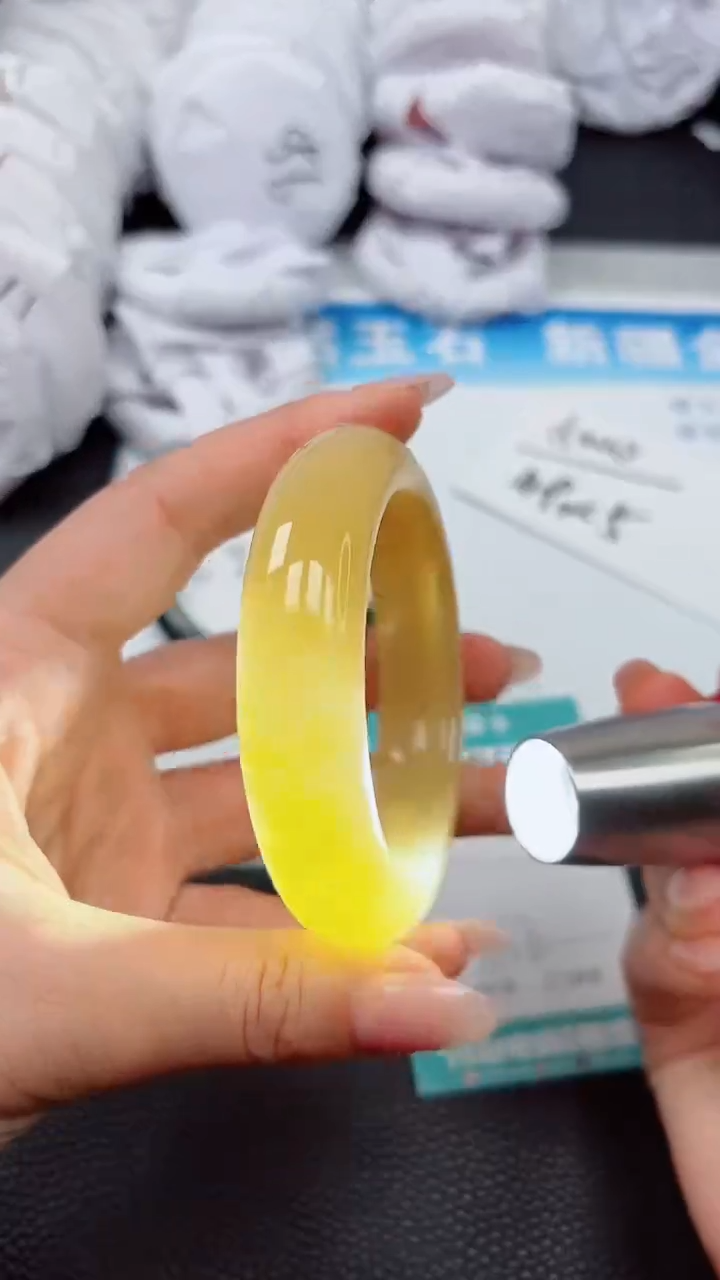 【闪购商品】石英质玉手镯未镶嵌A444