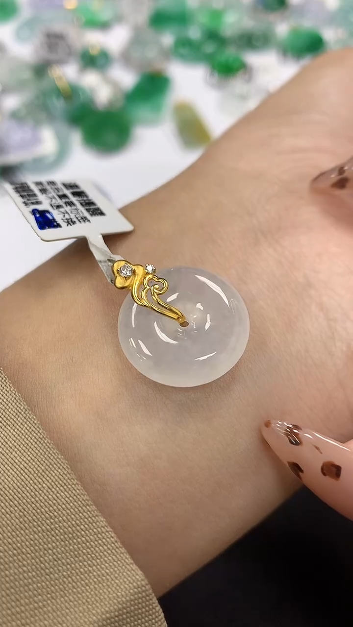 颈饰18K金镶嵌翡翠a货假一赔三支持复检百元上9元证书费自理