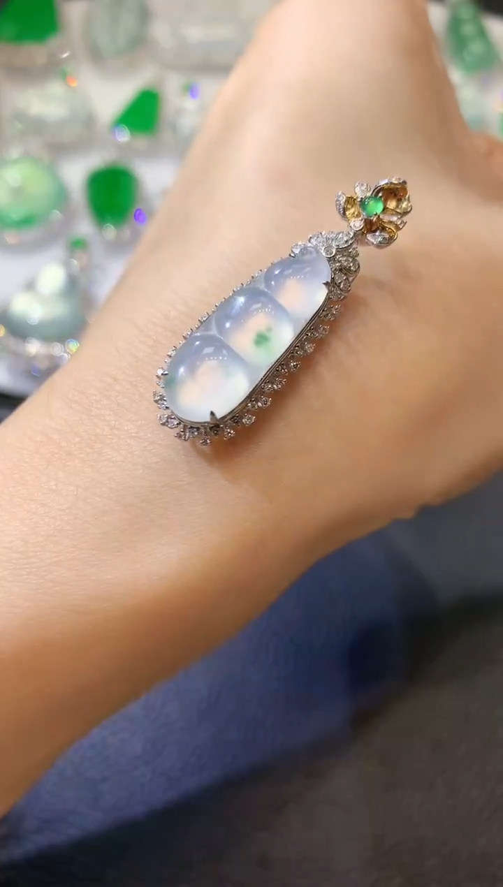 【闪购商品】翡翠吊坠(不含链)18K金镶嵌D8