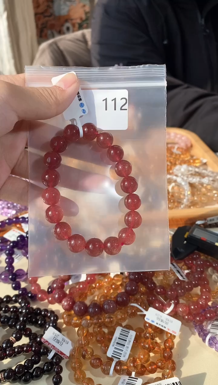 【闪购商品】石英质玉手链未镶嵌草莓晶