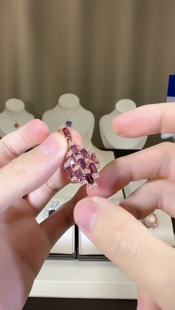 【闪购商品】石榴石颈饰银S925镶嵌设计款