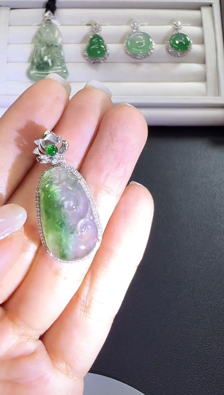 颈饰18K金镶嵌翡翠KYZI1222-015