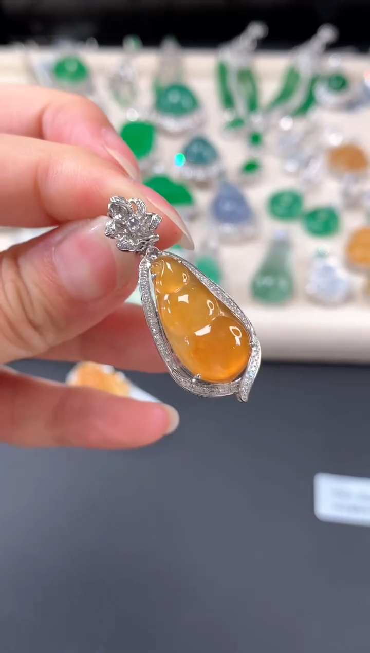 【闪购商品】翡翠吊坠(不含链)18K金镶嵌A342|3980