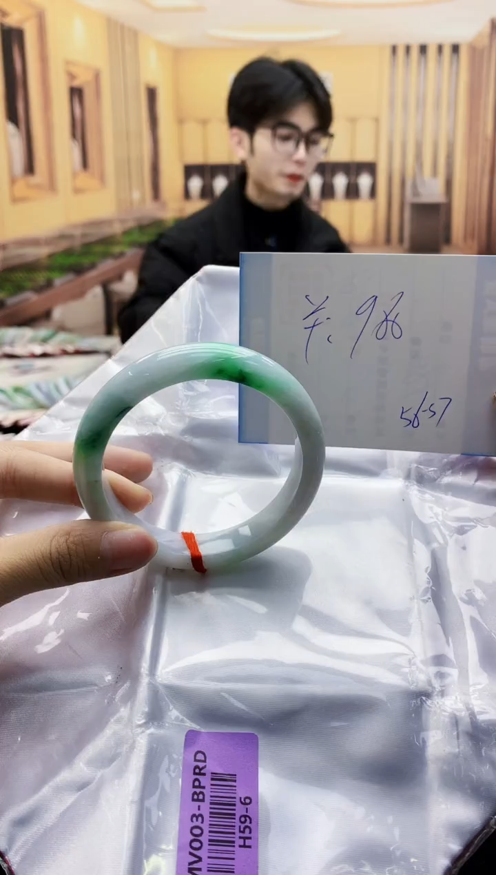 【闪购商品】翡翠手镯未镶嵌      H59-6